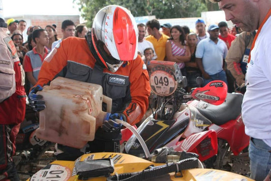 Galão plástico Gilimoto 15 litros no Rally dos Sertões