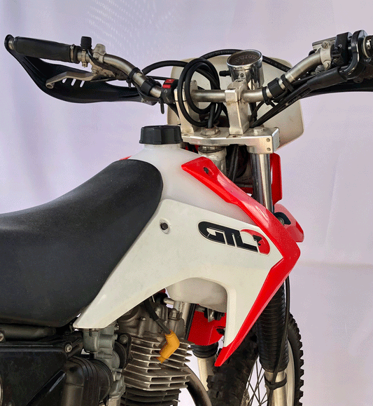 Tanque Plástico Gili modelo CRF230 com insertos metálicos – 7 Litros