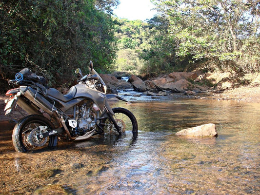 Moto XT660r com tanque plástico de 22,5 litros GILI