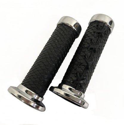 Manopla Custom Chopper Couro sem Franjas e Ponteiras Cromadas - Preta - Modelo Universal